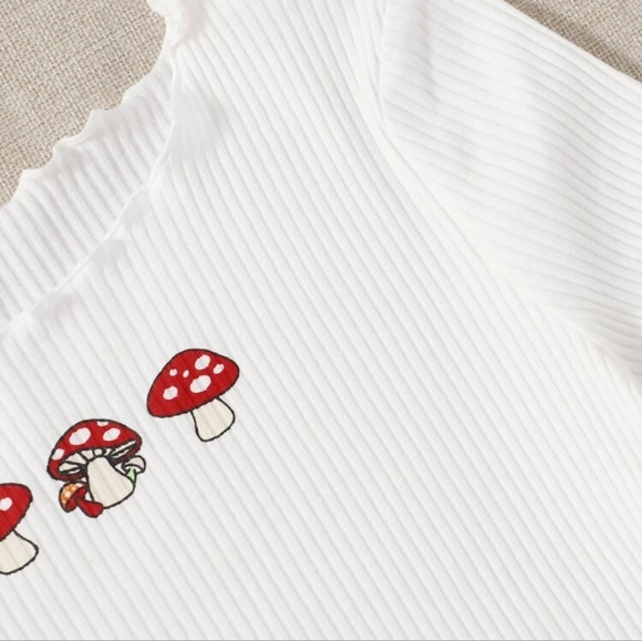 Mushroom Lettuce Trim Tee - Picture 4 of 5